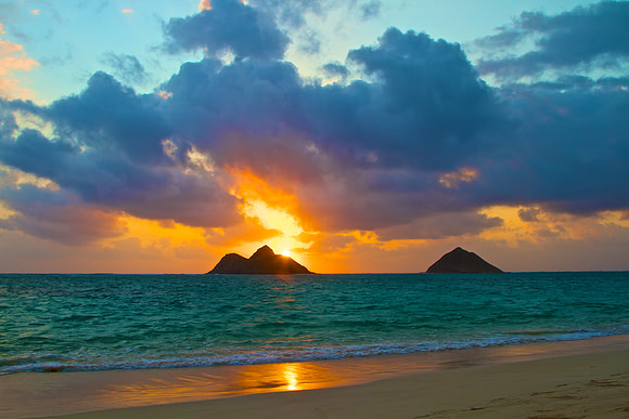 Mokulua early sun
